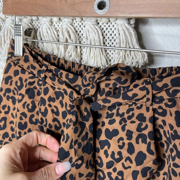 Sienna Sky Leopard Shorts - Picture 4 of 7